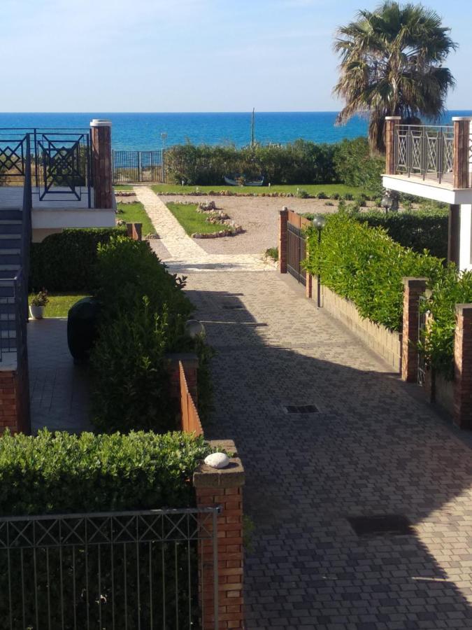 Mansarda Camelie Via Dei Normanni, 45 Villa Campofelice Di Roccella Eksteriør billede