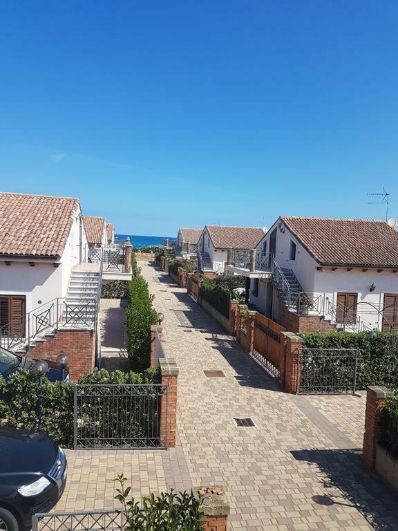 Mansarda Camelie Via Dei Normanni, 45 Villa Campofelice Di Roccella Eksteriør billede