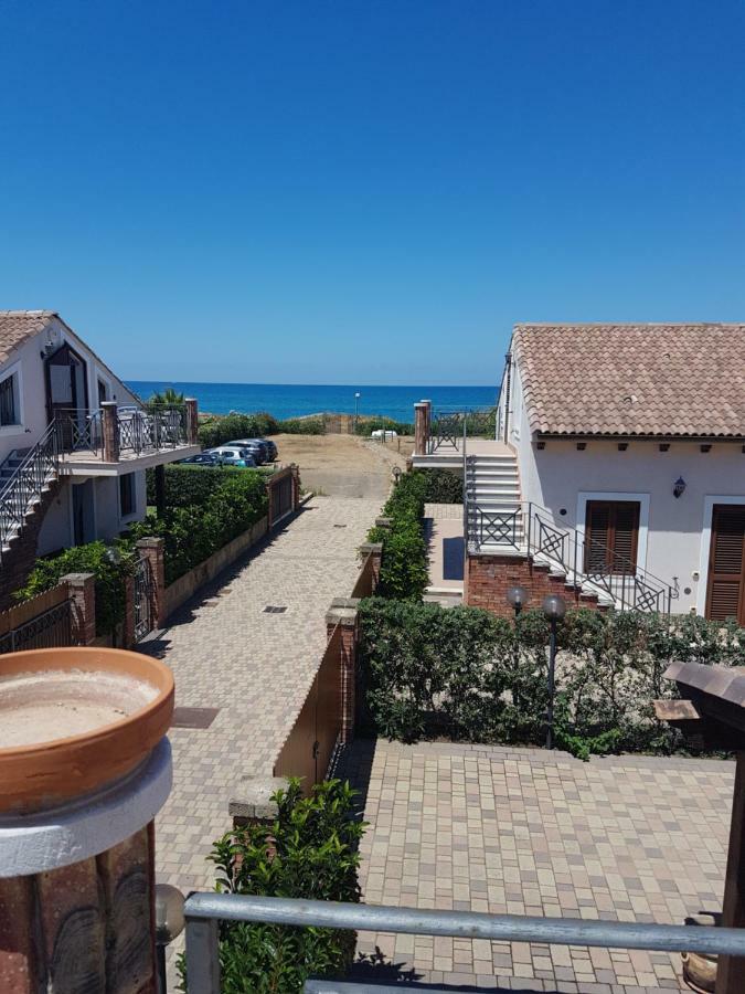 Mansarda Camelie Via Dei Normanni, 45 Villa Campofelice Di Roccella Eksteriør billede