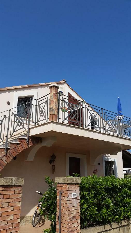 Mansarda Camelie Via Dei Normanni, 45 Villa Campofelice Di Roccella Eksteriør billede